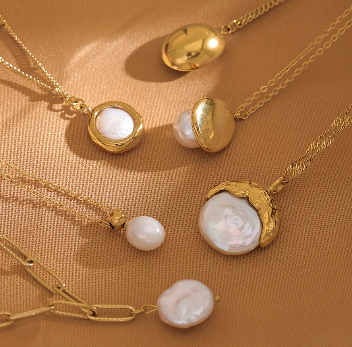 Dainty Natural pearl necklaces